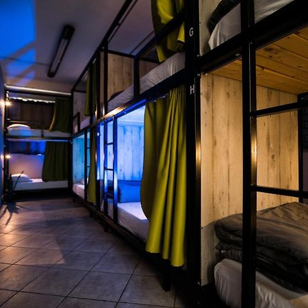 Bedway Athens Hostel Exterior photo