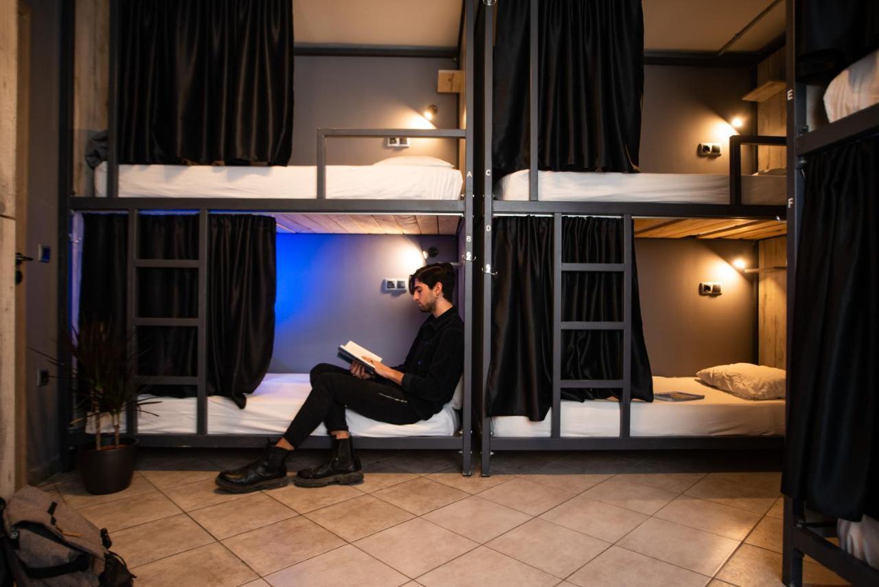 Bedway Athens Hostel Exterior photo